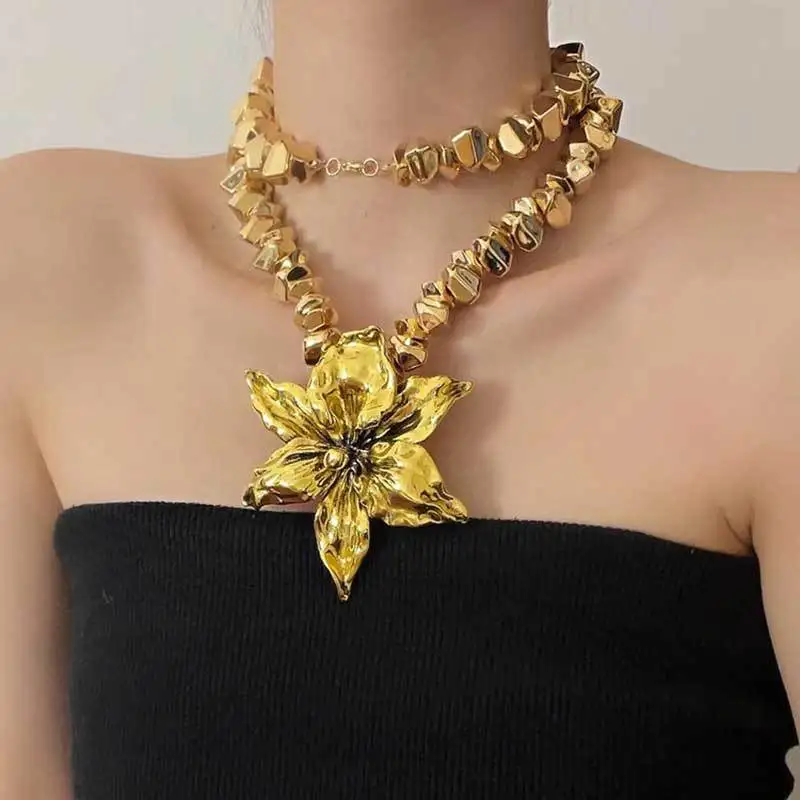 European American Fashion Retro S925 Silver Gold-plated 18K Large Necklace Wedding Fashion Jewelry Gift
European American Fashion Retro S925 Silver Gold-plated 18K Large Necklace Wedding Fashion Jewelry Gift