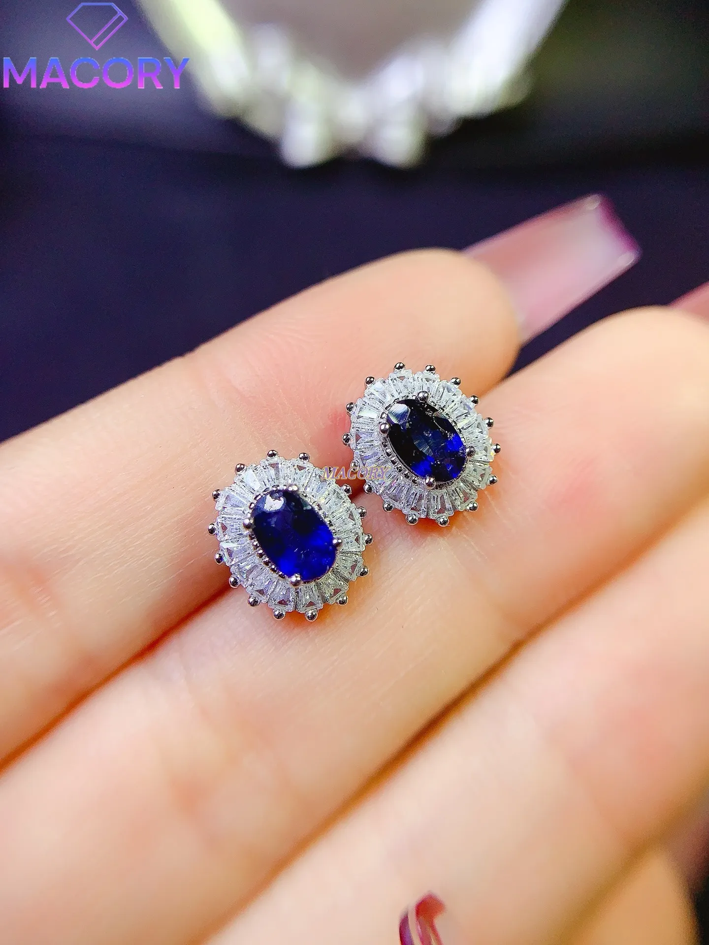 Sapphire Stud Earrings Sterling Silver 925 Designer Luxury Brand Women's New Luxury Jewelry Accessories Exquisite Holiday Gifts
Sapphire Stud Earrings Sterling Silver 925 Designer Luxury Brand Women's New Luxury Jewelry Accessories Exquisite Holiday Gifts