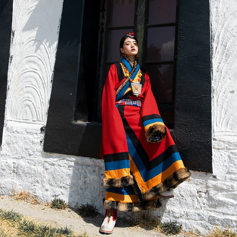 Winter Tibetan Robe for Women Double Layer Thick Wool Costume Stitching Tibet Gown Ladies Traditional Dresses Tibetan Clothing
Winter Tibetan Robe for Women Double Layer Thick Wool Costume Stitching Tibet Gown Ladies Traditional Dresses Tibetan Clothing