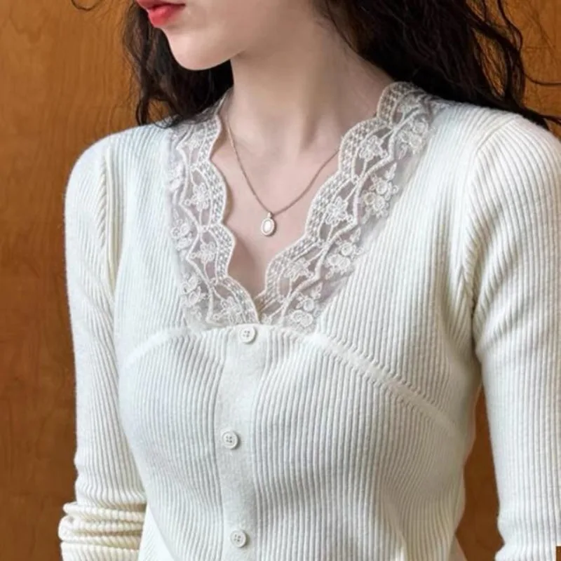 Women's Spring Autumn New Fashionable Elegant V-neck Pullover Long Sleeved Bottom Shirt Casual Versatile Western Commuter Tops
Women's Spring Autumn New Fashionable Elegant V-neck Pullover Long Sleeved Bottom Shirt Casual Versatile Western Commuter Tops