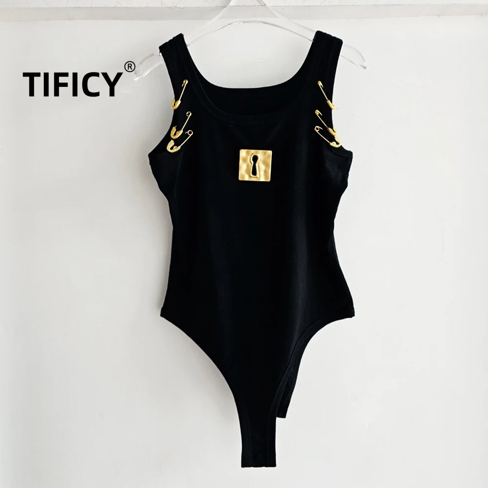 High Street Metal Pin Decorative Jumpsuit Women High Waisted Straight Leg Shorts Minimalist Style Bodysuit Top
High Street Metal Pin Decorative Jumpsuit Women High Waisted Straight Leg Shorts Minimalist Style Bodysuit Top