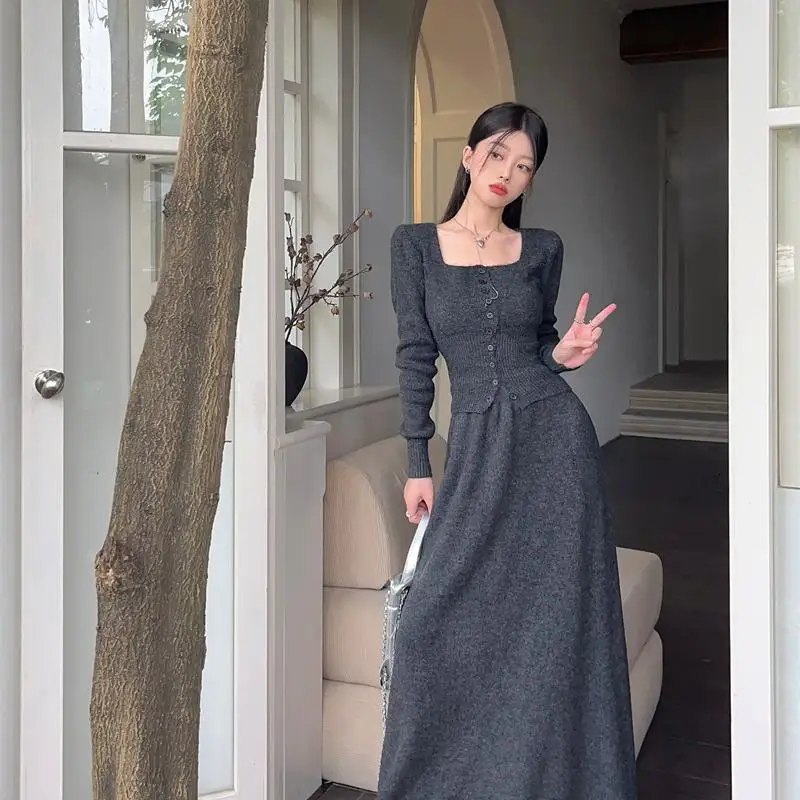 Women's Vintage Thickened Square Collar Long Sleeve Sweater Knit Skirt Two-piece Set Female Korean Style Fashion Outfits
Women's Vintage Thickened Square Collar Long Sleeve Sweater Knit Skirt Two-piece Set Female Korean Style Fashion Outfits