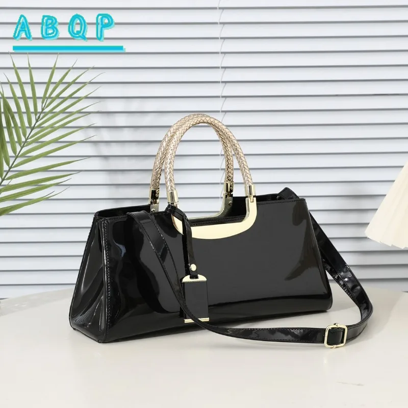 Сумка на плечо, женская модная глянцевая сумка из лакированной кожи, сумки для ужина, разноцветная большая вместительная вечеринка на открытом воздухе 
Сумка на плечо, женская модная глянцевая сумка из лакированной кожи, сумки для ужина, разноцветная большая вместительная вечеринка на открытом воздухе