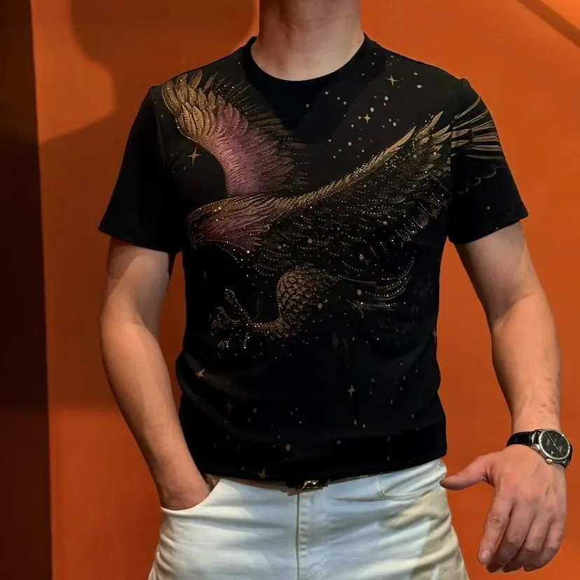 Luxury Rhinestone Eagle T-shirt for Men Summer Short Sleeve Ice Silk Elastic Casual T-shirt Social Streetwear Round Necked Tee
Luxury Rhinestone Eagle T-shirt for Men Summer Short Sleeve Ice Silk Elastic Casual T-shirt Social Streetwear Round Necked Tee