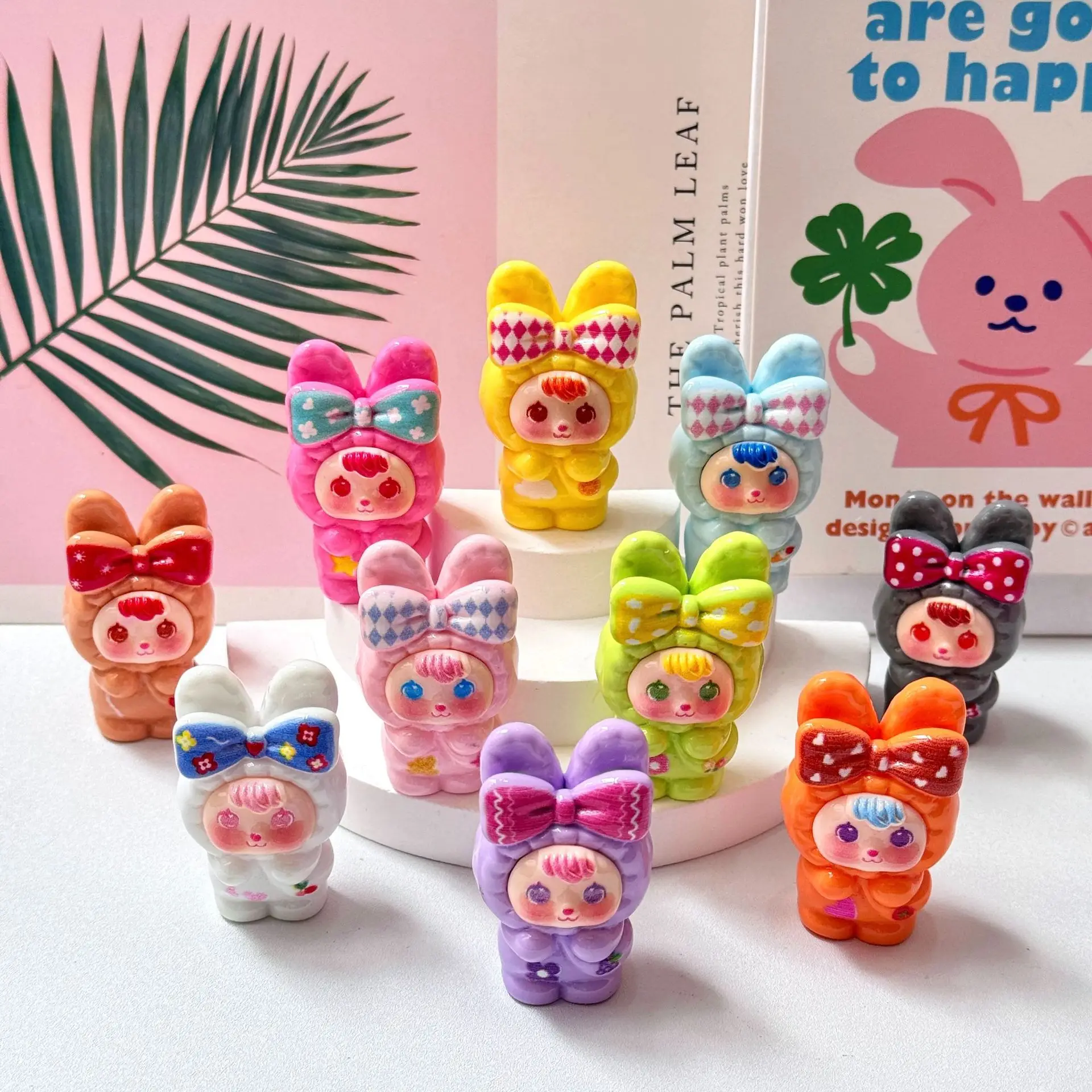 Dopamine bow rabbit diy jewelry, resin creative desktop figurine, cute key, mobile phone chain pendant
Dopamine bow rabbit diy jewelry, resin creative desktop figurine, cute key, mobile phone chain pendant