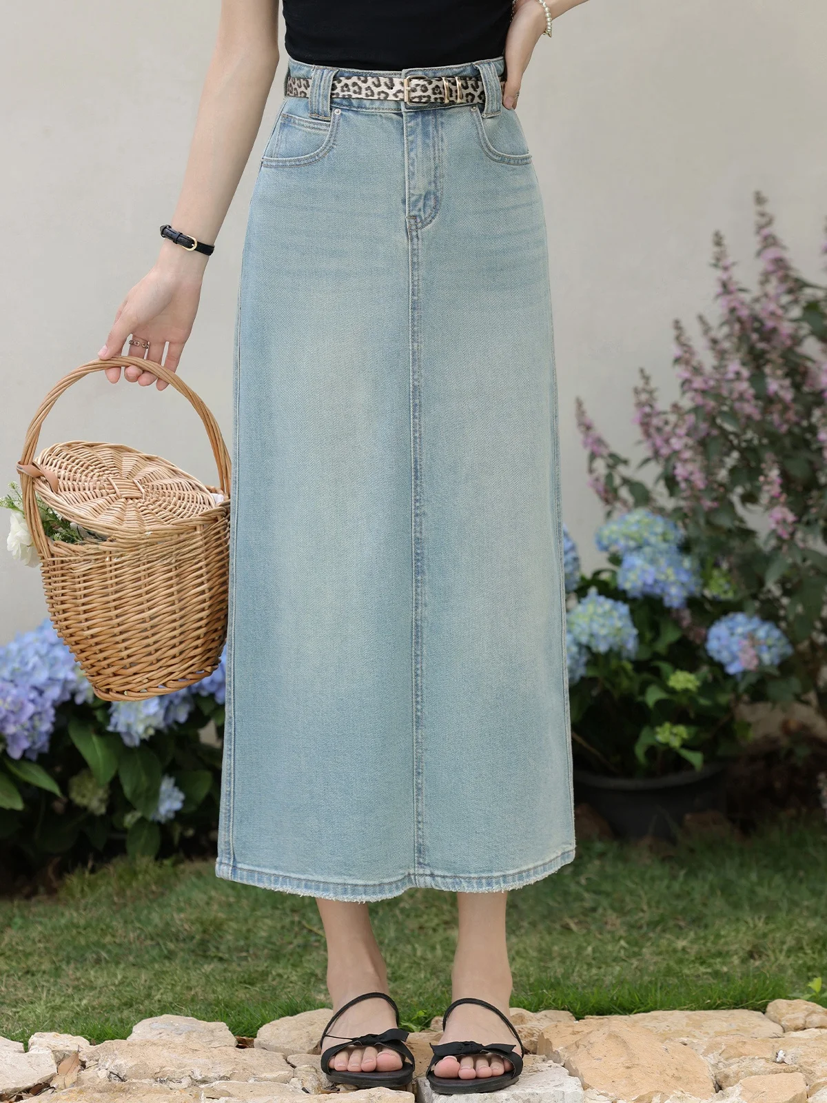 Юбка А-силуэта из винтажного синего денима South Deer, женская, летняя, новая, стройнящая, со средней талией, повседневная, модная
Юбка А-силуэта из винтажного синего денима South Deer, женская, летняя, новая, стройнящая, со средней талией, повседневная, модная