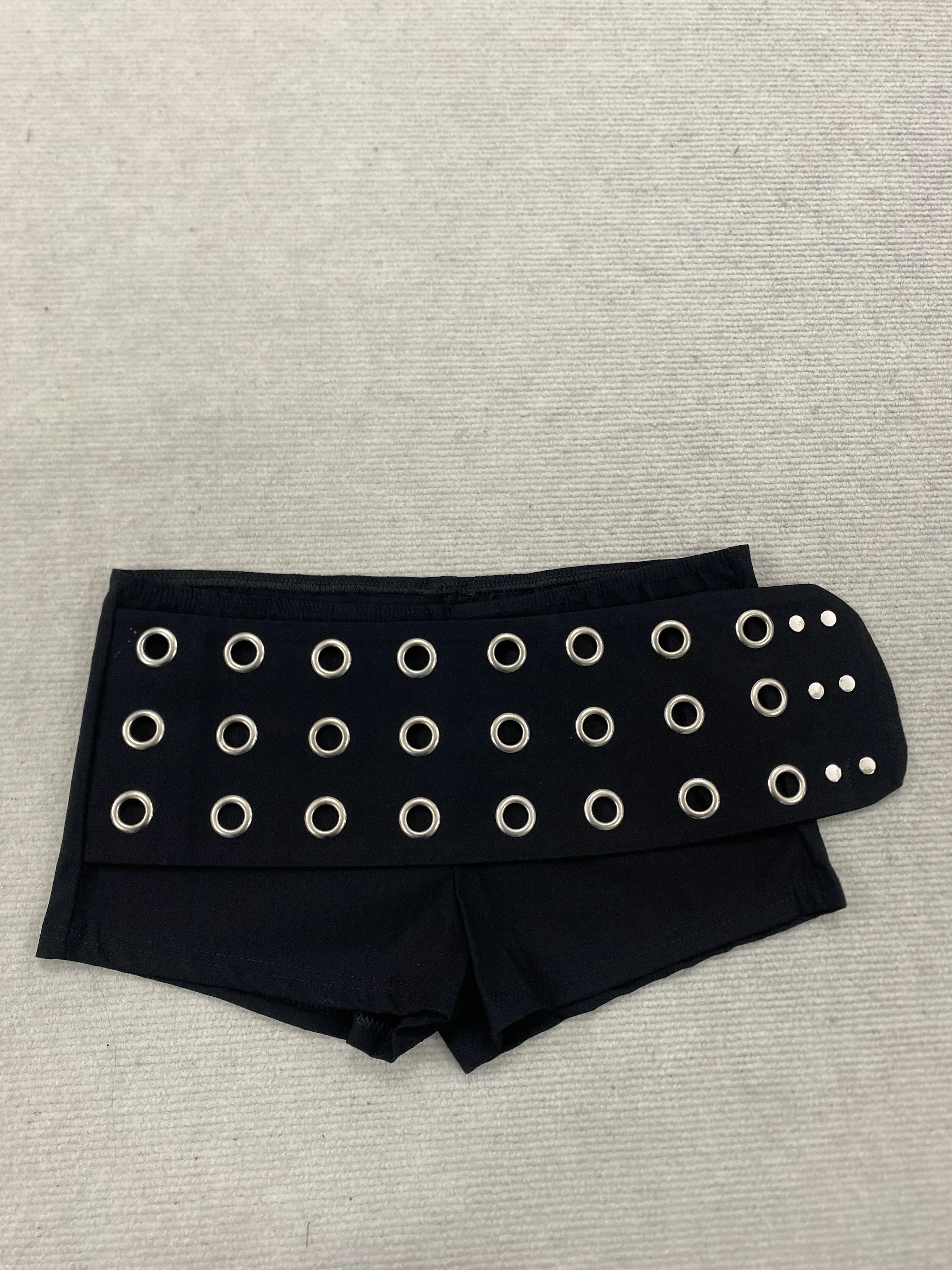 European and American fashion punk women's gothic style chicken eye hollow shorts Korean Y2K style summer new item
European and American fashion punk women's gothic style chicken eye hollow shorts Korean Y2K style summer new item