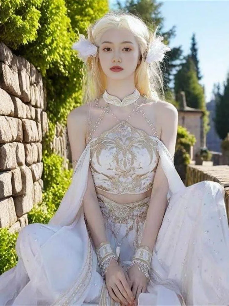 Embroidery ancient-style travel photography Hanfu portraits Western Regions style desert and exotic clothing
Embroidery ancient-style travel photography Hanfu portraits Western Regions style desert and exotic clothing