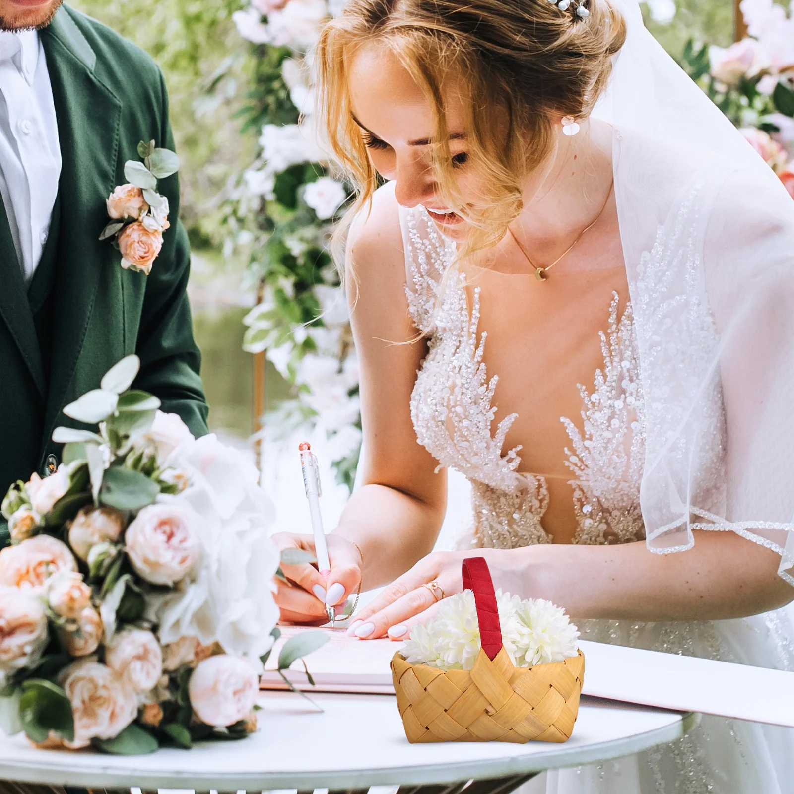 2Pcs Handwoven Wooden Basket Storage Container Portable Handle Eco-Friendly Picnic Wedding Gift Basket
2Pcs Handwoven Wooden Basket Storage Container Portable Handle Eco-Friendly Picnic Wedding Gift Basket