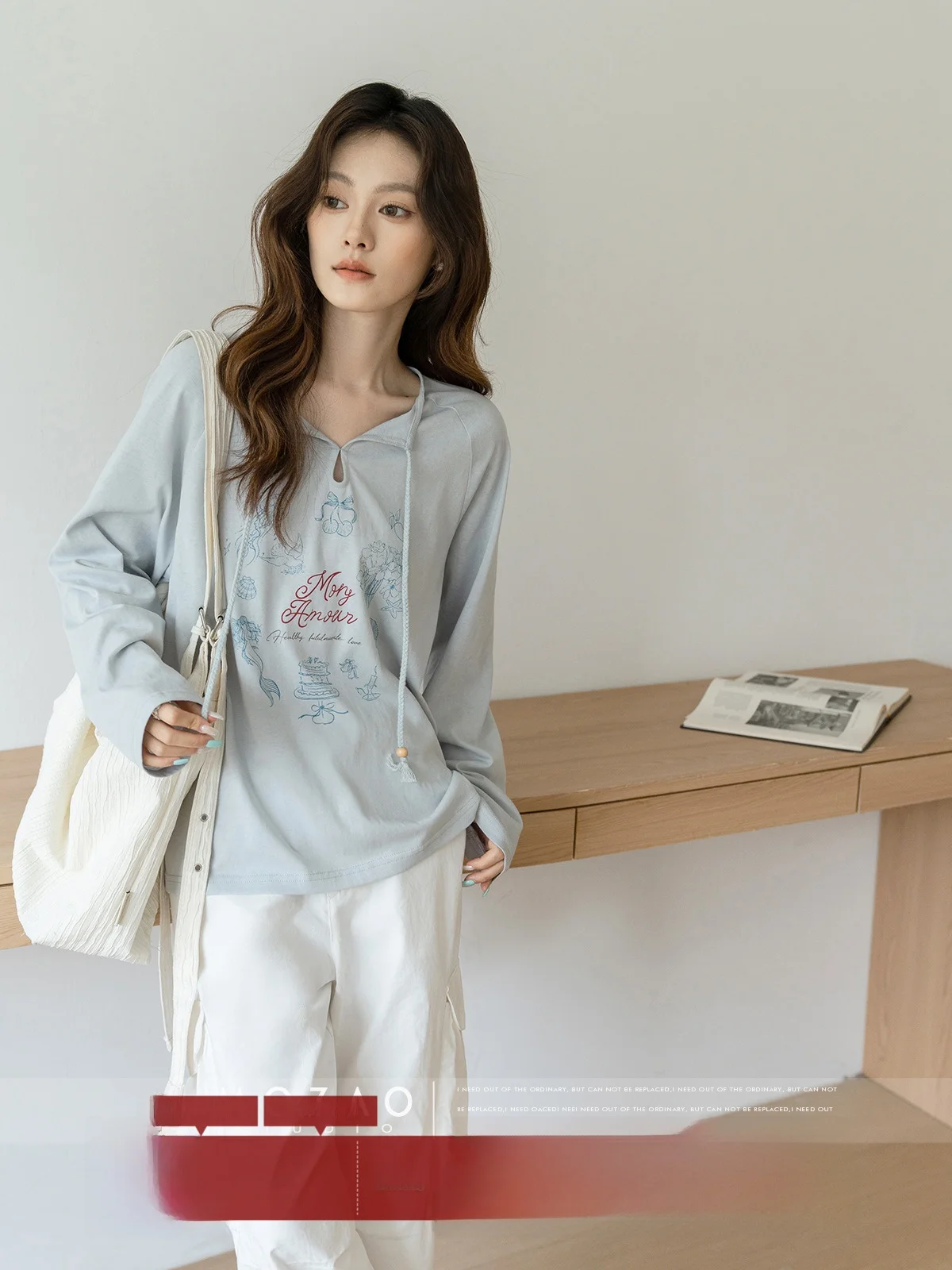 Loose Long Sve T-irt Women's Blue Letter Print Casual Top Korean Sle Commute Faion Design Spring Autumn New Arrival
Loose Long Sve T-irt Women's Blue Letter Print Casual Top Korean Sle Commute Faion Design Spring Autumn New Arrival