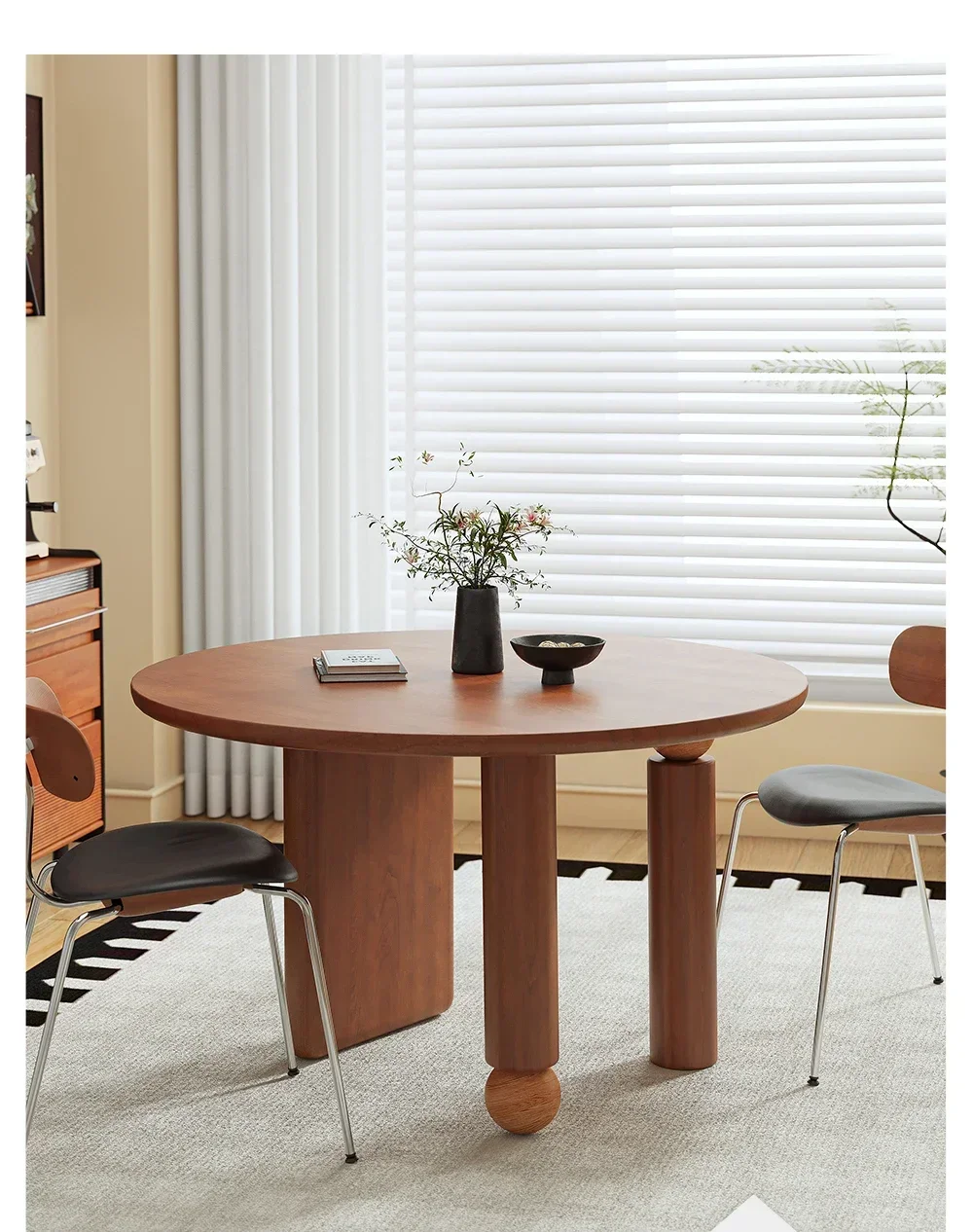 French medieval round solid wood dining table, chairs, household small apartment boxwood dining table, living room, new model
French medieval round solid wood dining table, chairs, household small apartment boxwood dining table, living room, new model