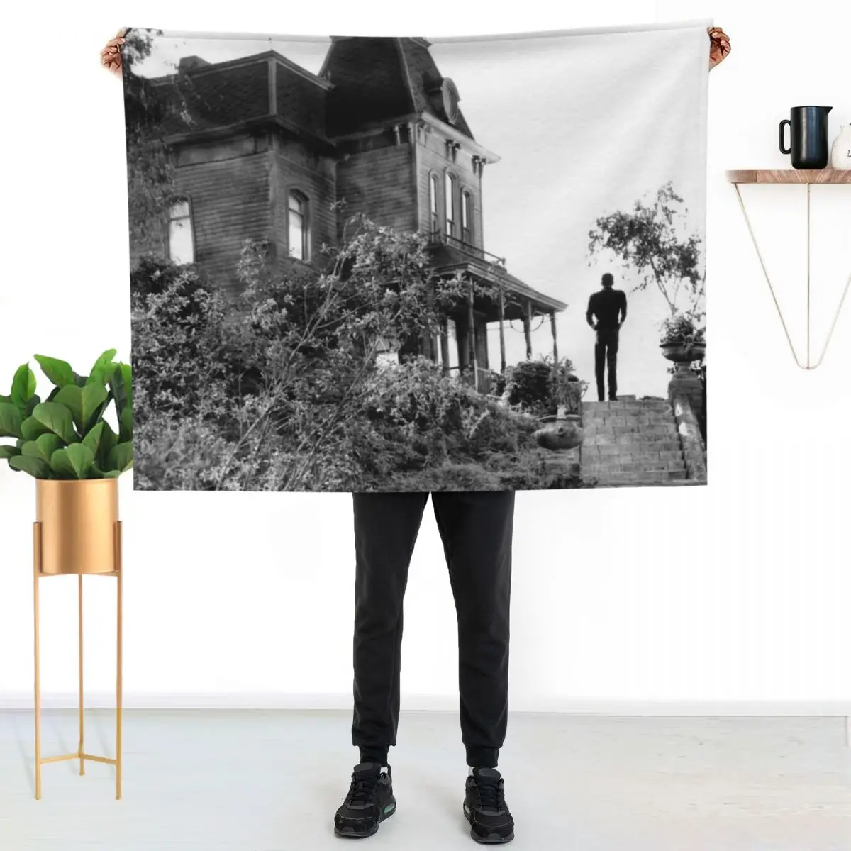 Psycho House Norman Bates Throw Blanket Lightweight Cozy Blanket for Bed Sofa
Psycho House Norman Bates Throw Blanket Lightweight Cozy Blanket for Bed Sofa