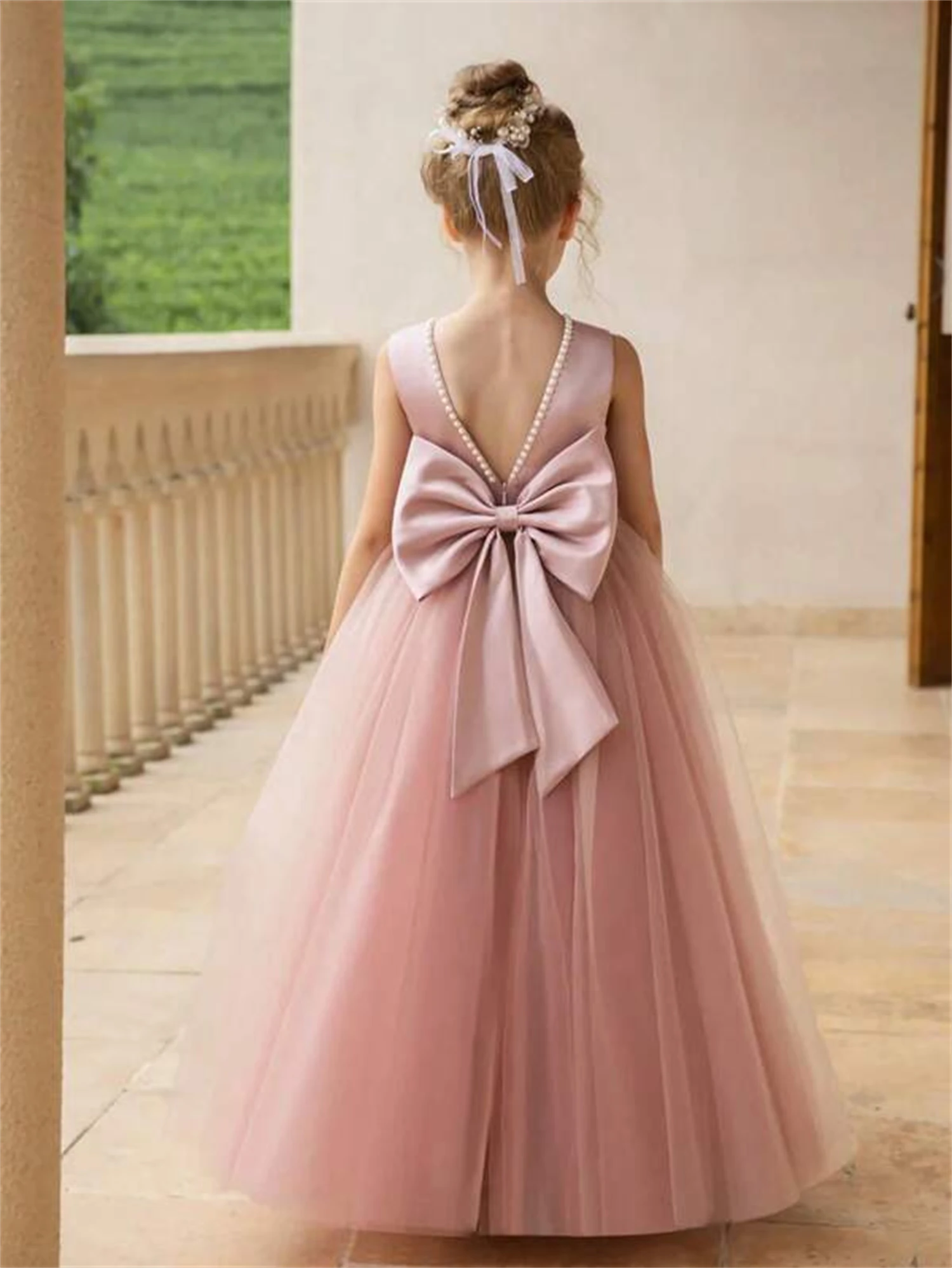 Girls' Elegant Bowknot Pearl Backless Dress, Princess Formal Gown For Flower Girl, Party, Wedding, Birthday, Prom, Graduation
Girls' Elegant Bowknot Pearl Backless Dress, Princess Formal Gown For Flower Girl, Party, Wedding, Birthday, Prom, Graduation