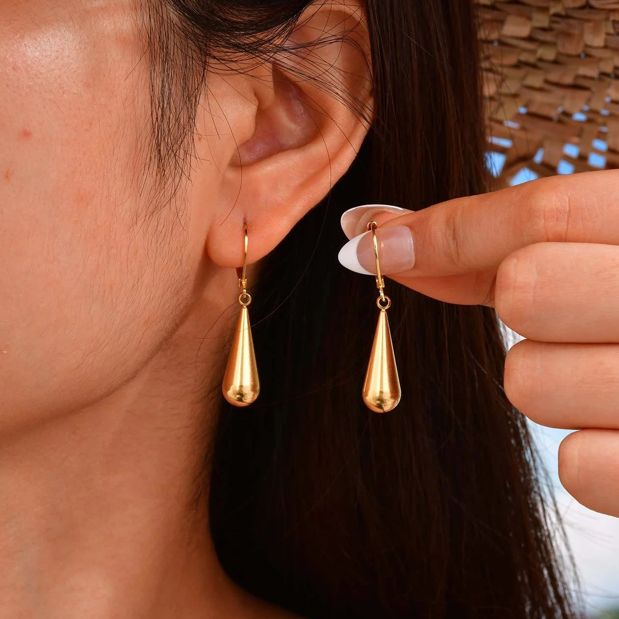 1 Pair of Trendy Stylish Golden Dangle Earrings Water Droplet Design Match Daily Outfits Party Accessories Fashionable Stuff
1 Pair of Trendy Stylish Golden Dangle Earrings Water Droplet Design Match Daily Outfits Party Accessories Fashionable Stuff