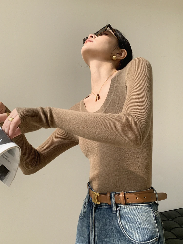 JWUNIQUE Coffee Knitted Sweater Women's Slim Fit Base Shirt Inner Soft Cozy Sweater Commute Style Regular Sleeve Long Length
JWUNIQUE Coffee Knitted Sweater Women's Slim Fit Base Shirt Inner Soft Cozy Sweater Commute Style Regular Sleeve Long Length