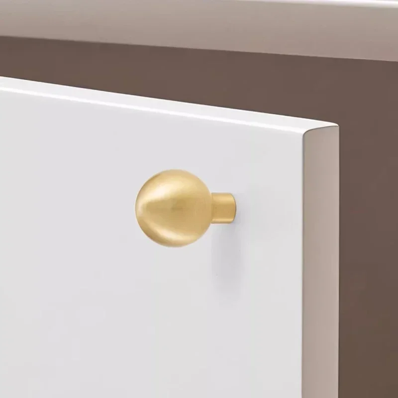 European Furniture Hardware Handle American Wardrobe Drawer Knob Luxurious Brass Shoe Cabinet Knob Creative Cabinet Brass Handle
European Furniture Hardware Handle American Wardrobe Drawer Knob Luxurious Brass Shoe Cabinet Knob Creative Cabinet Brass Handle
