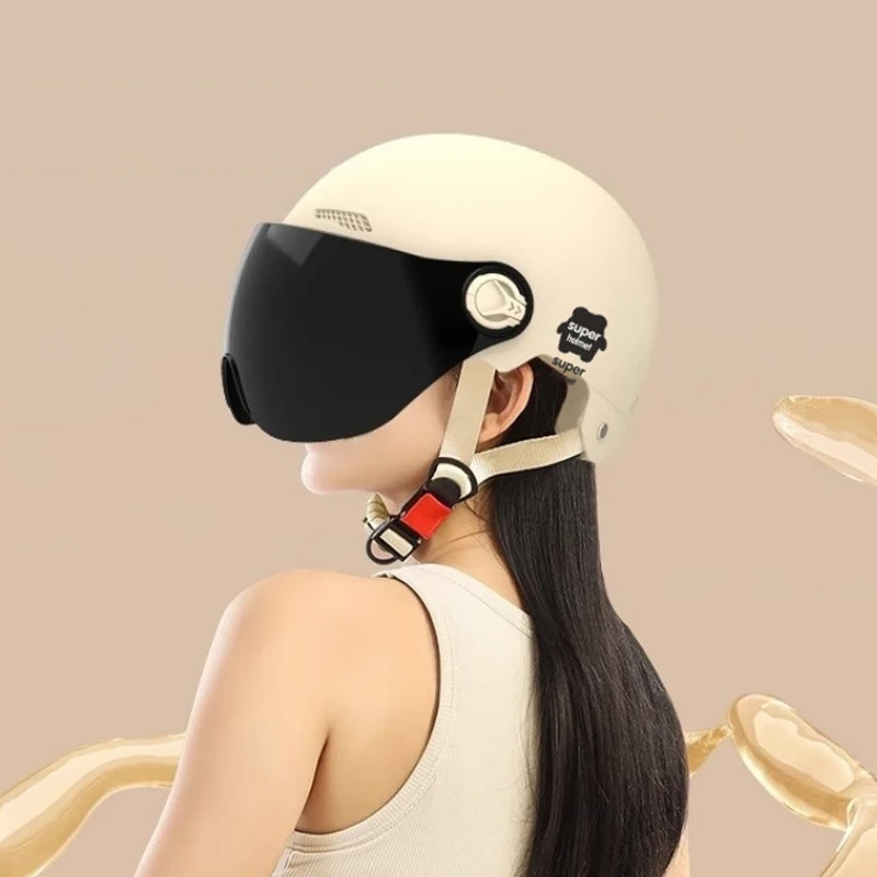 Men's Summer Motorcycle Helmet, Open Face Design, Suitable for Electric Scooters and Bikes
Men's Summer Motorcycle Helmet, Open Face Design, Suitable for Electric Scooters and Bikes