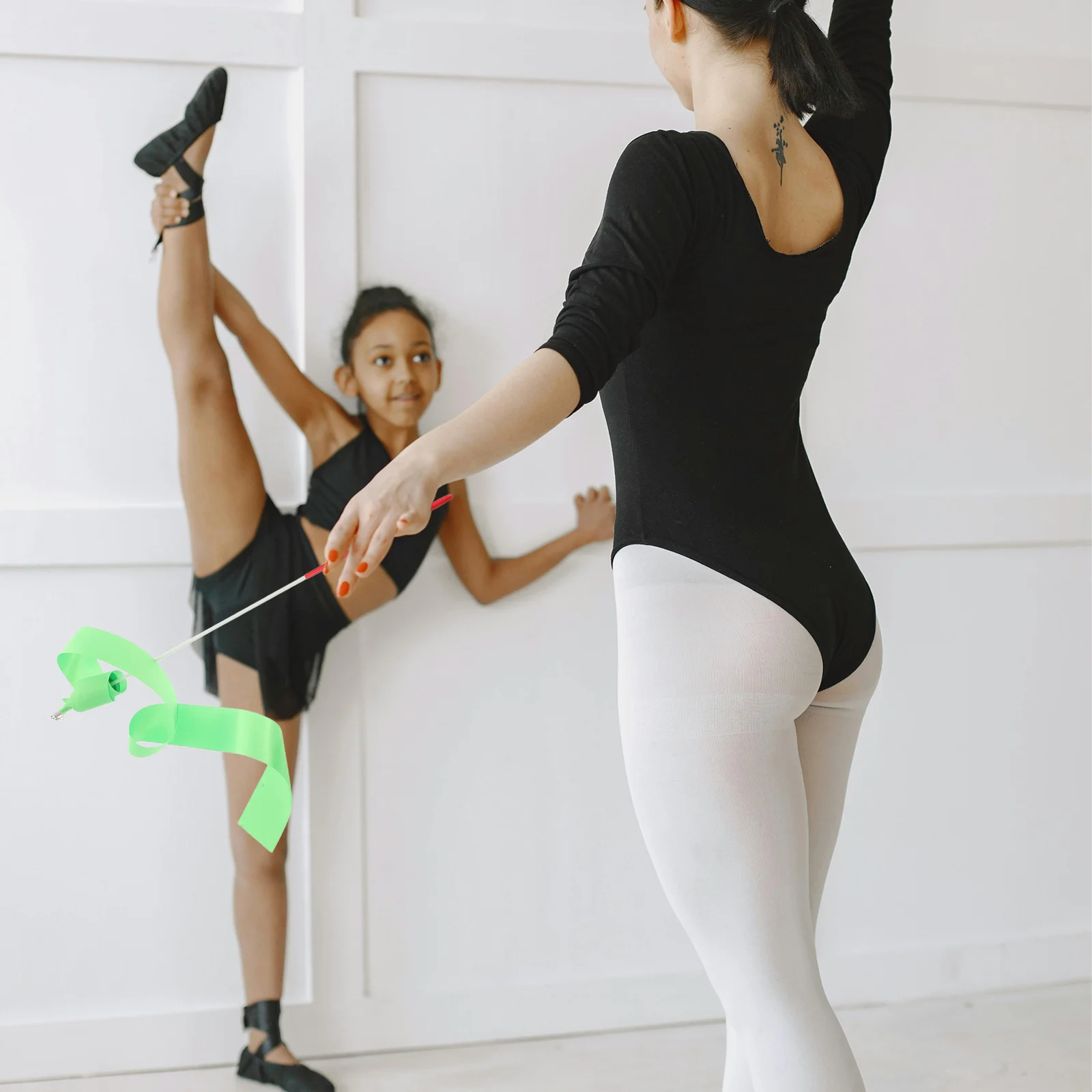 5pcs Gymnastics Dance Ribbons Long Vibrant Streamers For Rhythmic Dancing Twirling Sticks Training Performance
5pcs Gymnastics Dance Ribbons Long Vibrant Streamers For Rhythmic Dancing Twirling Sticks Training Performance