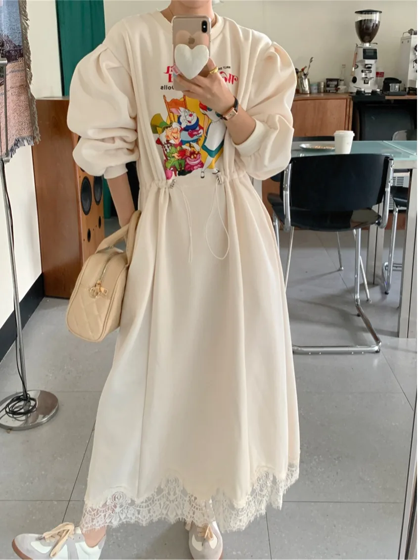 Шикарный осенне-зимний милый антивозрастной мультяшный принт со сборкой на талии, утягивающий кружевной свитшот Dr, женская мода, повседневная
Шикарный осенне-зимний милый антивозрастной мультяшный принт со сборкой на талии, утягивающий кружевной свитшот Dr, женская мода, повседневная