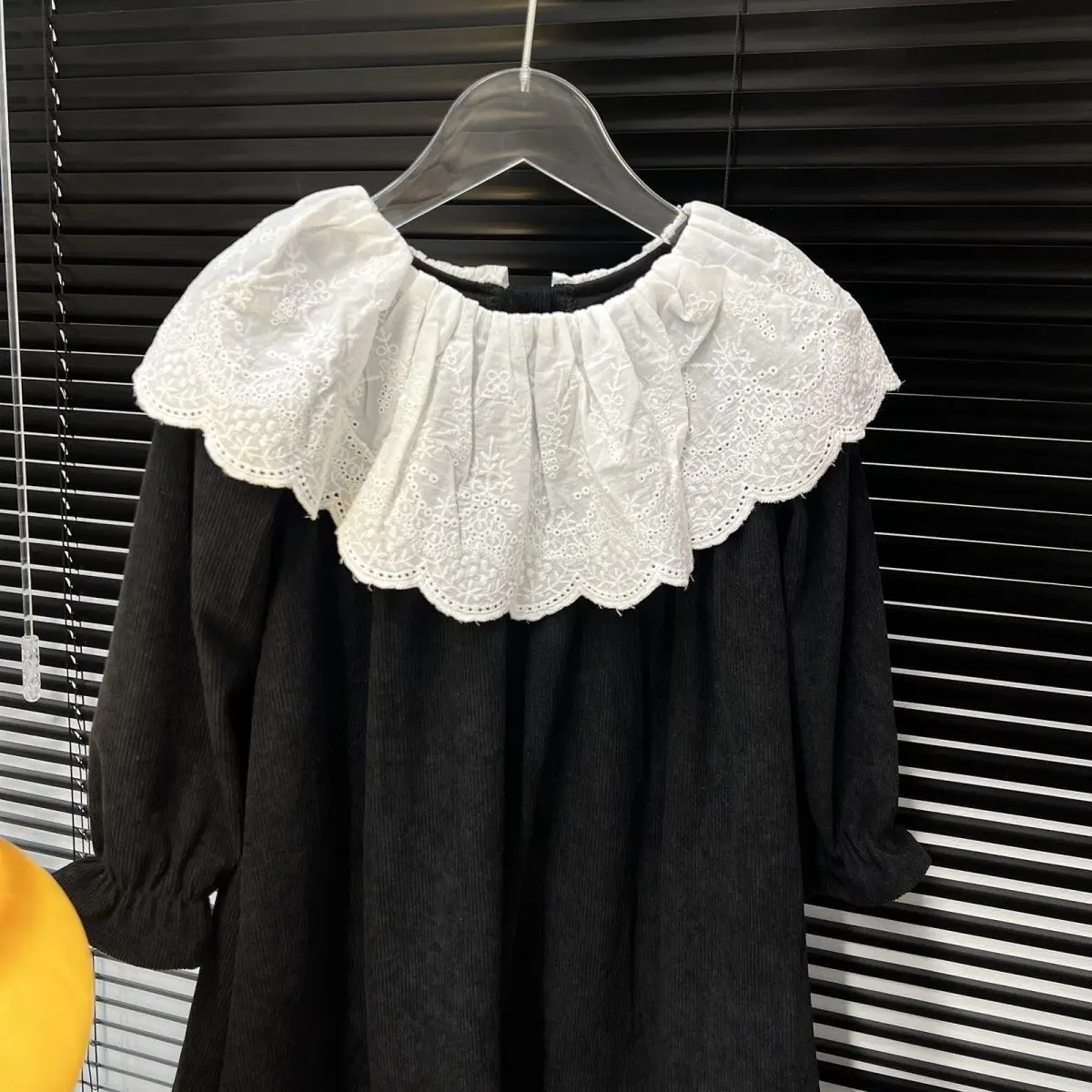 Весенне-осенние детские элегантные платья принцессы с белым воротником и длинными рукавами, детская одежда, модное вельветовое платье для маленьких девочек
Весенне-осенние детские элегантные платья принцессы с белым воротником и длинными рукавами, детская одежда, модное вельветовое платье для маленьких девочек