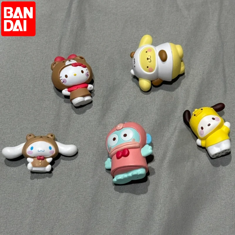 BANDAI Sanrio фигурки героев модель Pochacco Kitty Pom Purin Cinnamoroll Gashapon натуральный орнамент милые коллекционные игрушки подарок ребенку
BANDAI Sanrio фигурки героев модель Pochacco Kitty Pom Purin Cinnamoroll Gashapon натуральный орнамент милые коллекционные игрушки подарок ребенку