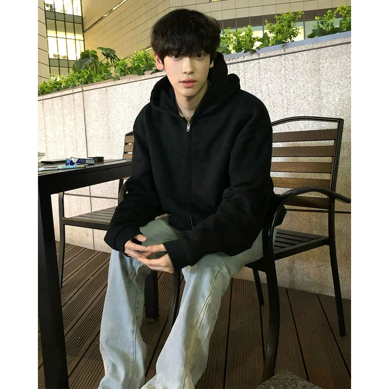 Мужская толстовка Cleanfit Pure Black American Style: модная, молодежная, плотная, для повседневной носки и активного отдыха
Мужская толстовка Cleanfit Pure Black American Style: модная, молодежная, плотная, для повседневной носки и активного отдыха