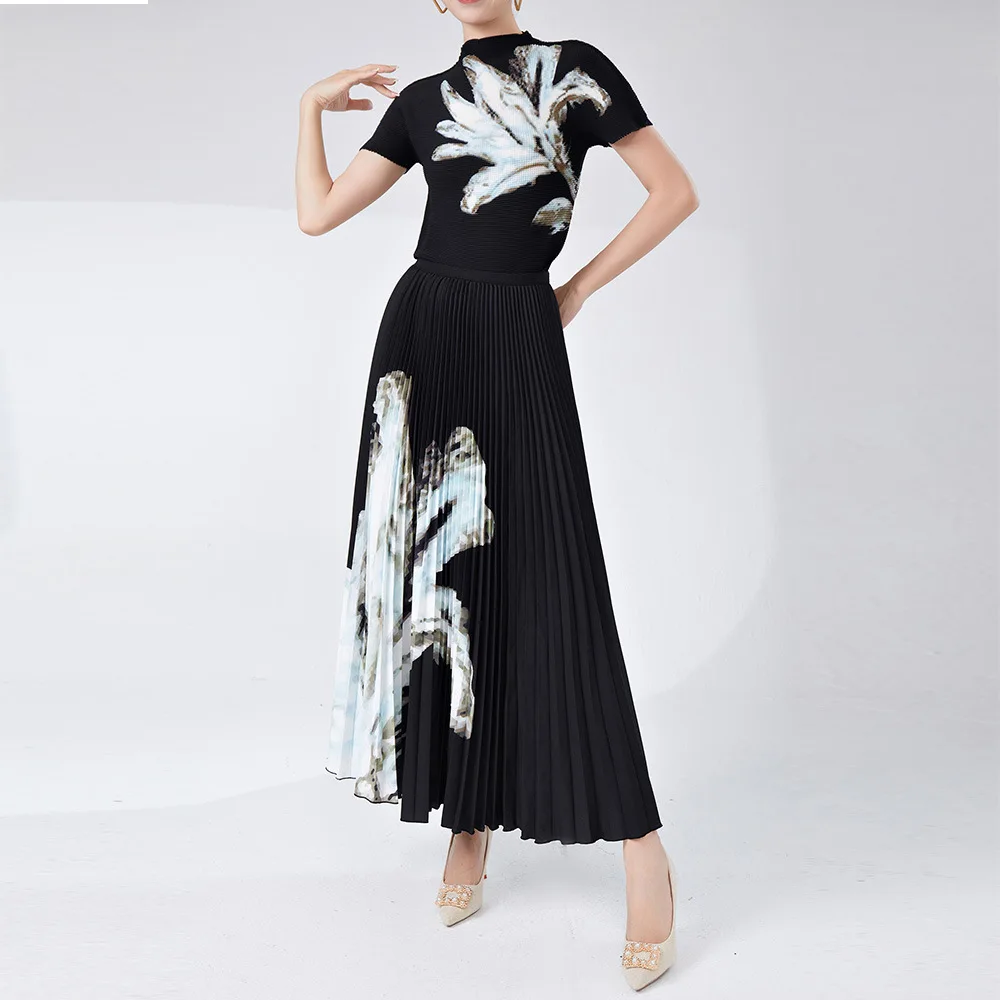 Miyake Pleated 2025 Summer New Printed T-shirt Draped Skirt Two-piece Fashion Women's Luxury Suit
Miyake Pleated 2025 Summer New Printed T-shirt Draped Skirt Two-piece Fashion Women's Luxury Suit