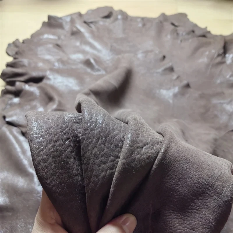 1/1.2mm Dark Brown Soft Sheepskin.First Layer Leather.Real Leather Fabric.Handmade DIY For Inside.Wrap A Chair.Whole Sheepskin.
1/1.2mm Dark Brown Soft Sheepskin.First Layer Leather.Real Leather Fabric.Handmade DIY For Inside.Wrap A Chair.Whole Sheepskin.