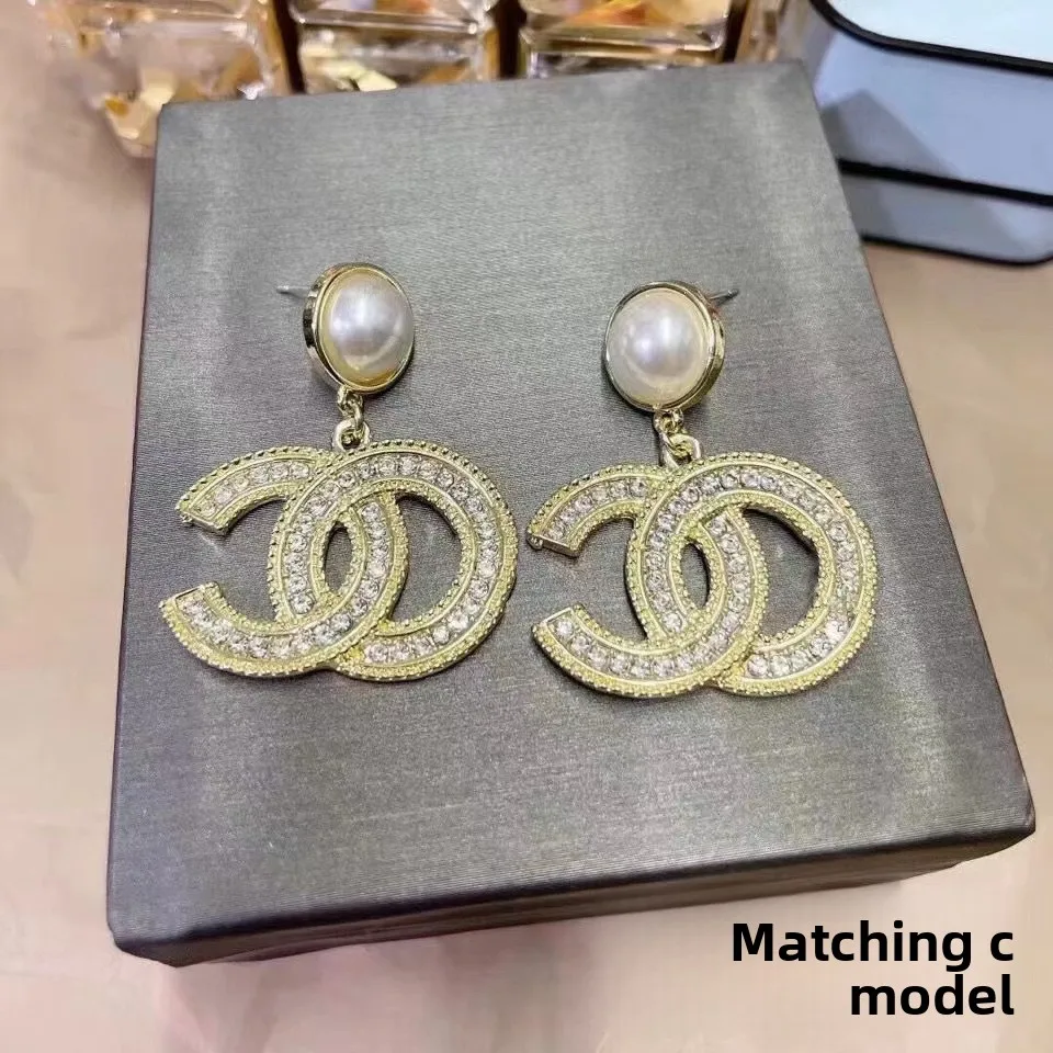 2026 Women's Letter C Earrings French Rhinestone Gold Plated Drop Dangle Elegant Minimalist Stud for Daily Gift
2026 Women's Letter C Earrings French Rhinestone Gold Plated Drop Dangle Elegant Minimalist Stud for Daily Gift