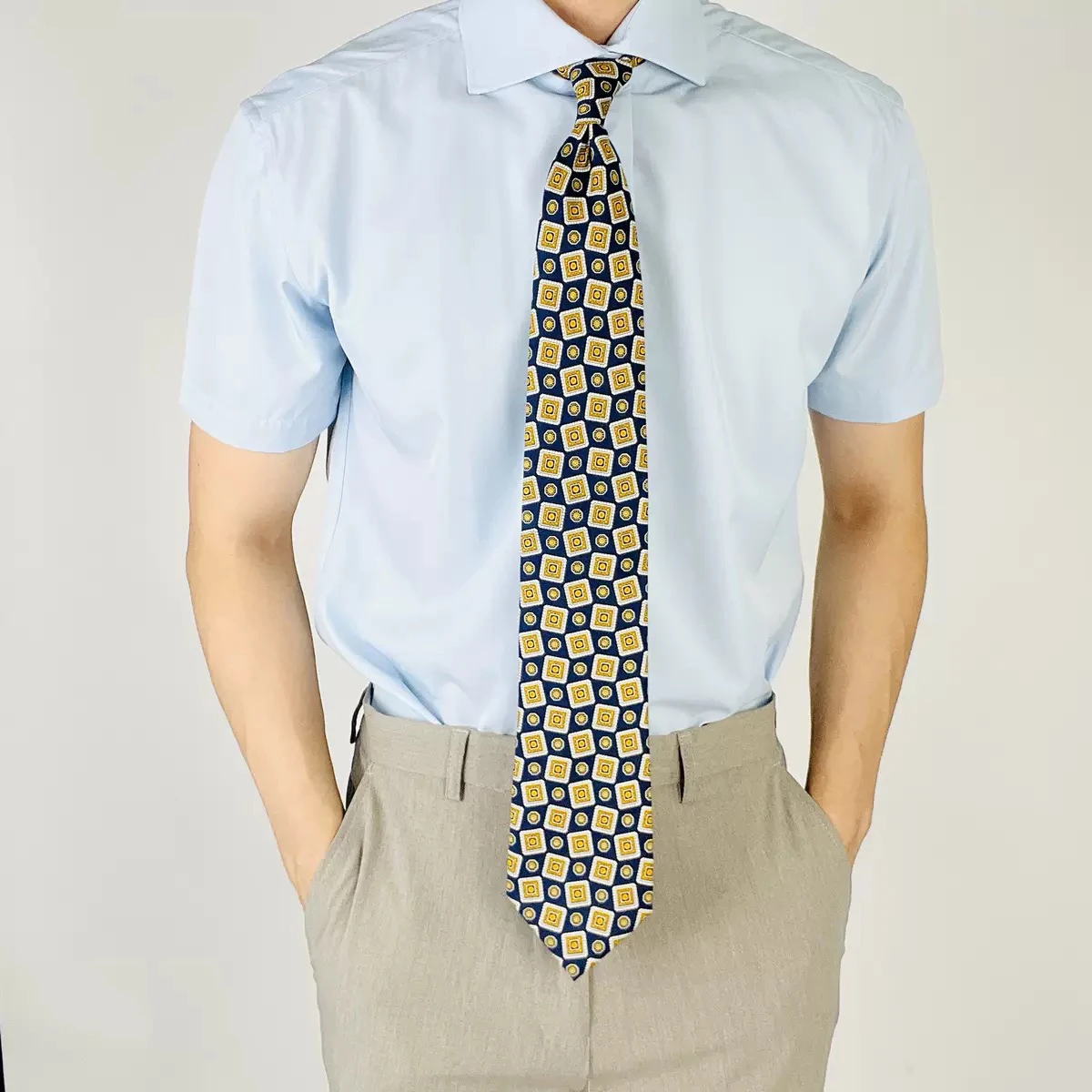Short Sleeve Windsor Collar Men's Shirt Pure Color Summer Anti-Wrinkle Versatile Dark Button Style Youth Slim Fit Casual Shirt
Short Sleeve Windsor Collar Men's Shirt Pure Color Summer Anti-Wrinkle Versatile Dark Button Style Youth Slim Fit Casual Shirt