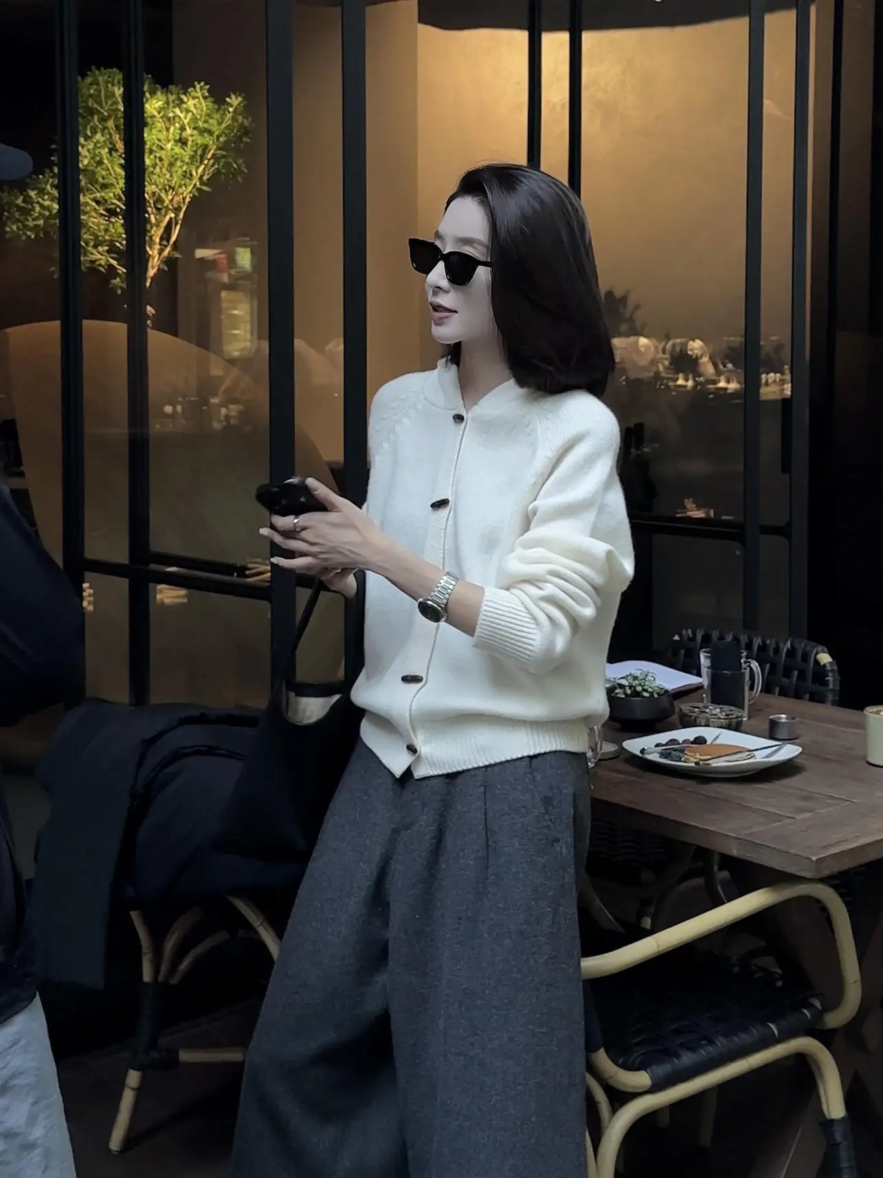 Вязаный шерстяной кардиган Laid-ba в стиле ретро с капюшоном, свободного кроя, осенне-зимний, в японском стиле, для женщин
Вязаный шерстяной кардиган Laid-ba в стиле ретро с капюшоном, свободного кроя, осенне-зимний, в японском стиле, для женщин