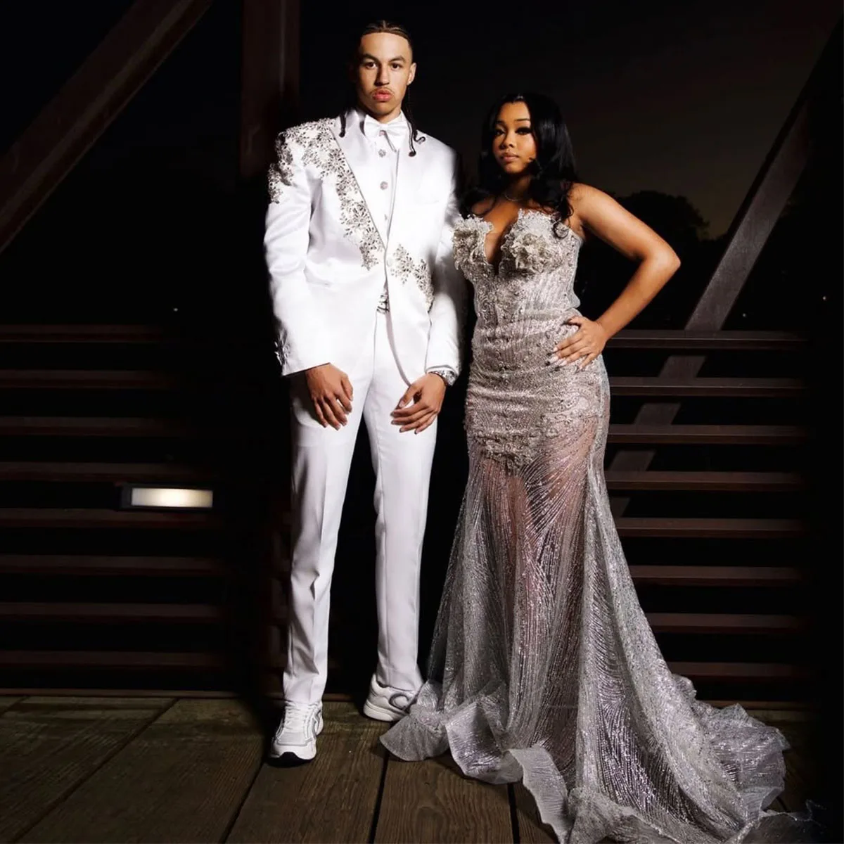 Customized Luxury Men Suits Slim Fit Diamond Wedding Groom Tuxedos Shiny 2 Pieces Sets Male Prom Blazers trajes para hombre
Customized Luxury Men Suits Slim Fit Diamond Wedding Groom Tuxedos Shiny 2 Pieces Sets Male Prom Blazers trajes para hombre