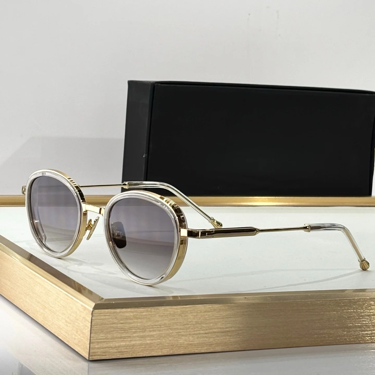 CHRISTIAN Pilot Design оригинальные брендовые женские солнцезащитные очки, модные металлические солнцезащитные очки UV400, уличные модные овальные солнцезащитные очки для мужчин
CHRISTIAN Pilot Design оригинальные брендовые женские солнцезащитные очки, модные металлические солнцезащитные очки UV400, уличные модные овальные солнцезащитные очки для мужчин