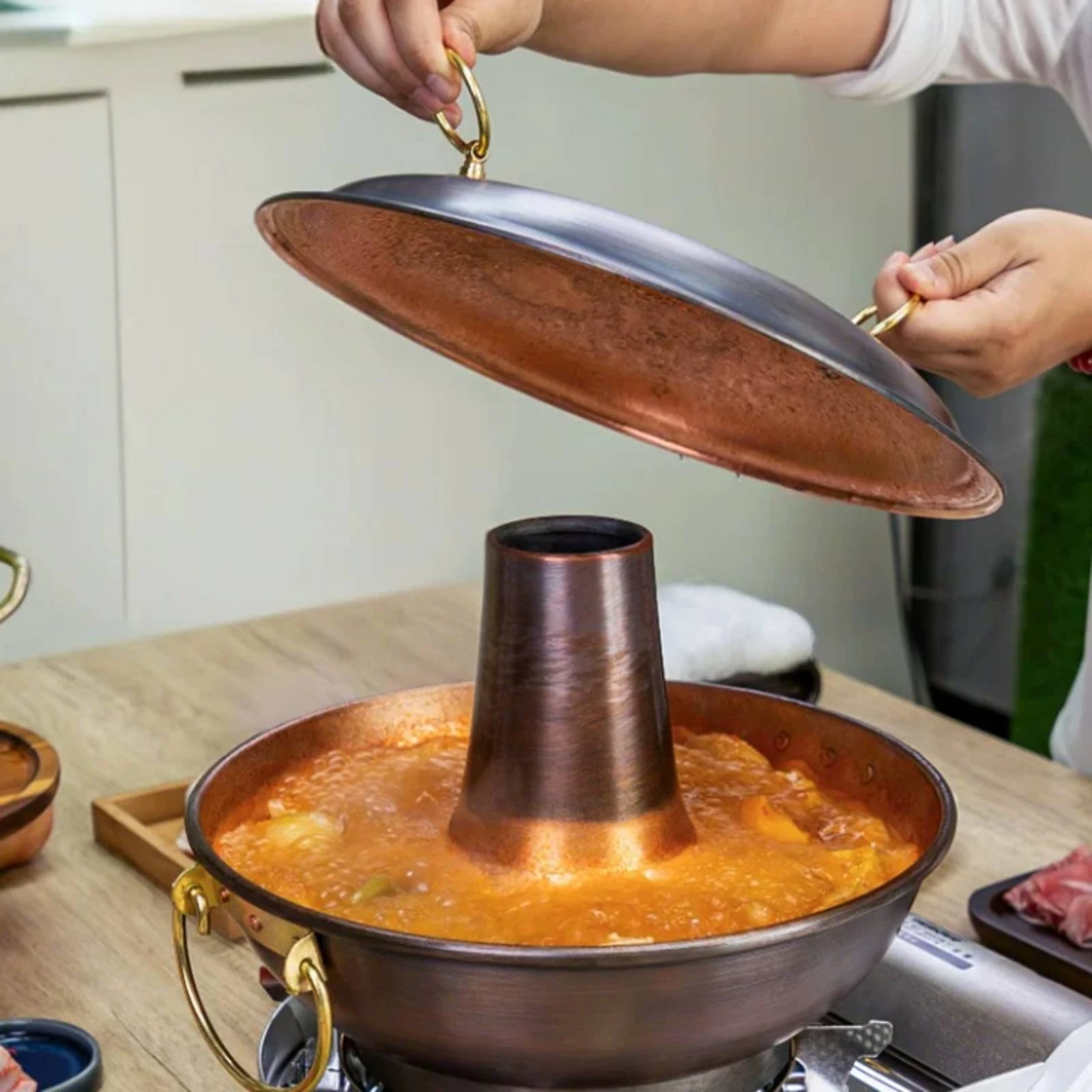 Yin Yang Hot Pot Thickened Copper Hot Pot Cookware Rust Resistant Anti Corrosion for Home, Restaurant
Yin Yang Hot Pot Thickened Copper Hot Pot Cookware Rust Resistant Anti Corrosion for Home, Restaurant