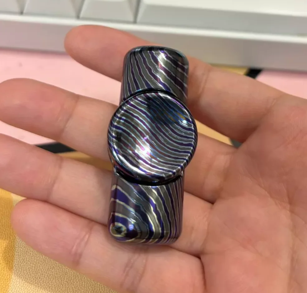 Used EDC Ark clone Clean EDC Zircuti Long Rod spinner Fingertip gyroscope Decompression toys
Used EDC Ark clone Clean EDC Zircuti Long Rod spinner Fingertip gyroscope Decompression toys