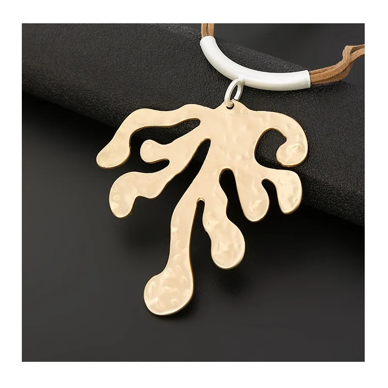 New Necklace Retro Simple Geometric High-end Sweater Chain Women's Alloy Long Necklace
New Necklace Retro Simple Geometric High-end Sweater Chain Women's Alloy Long Necklace