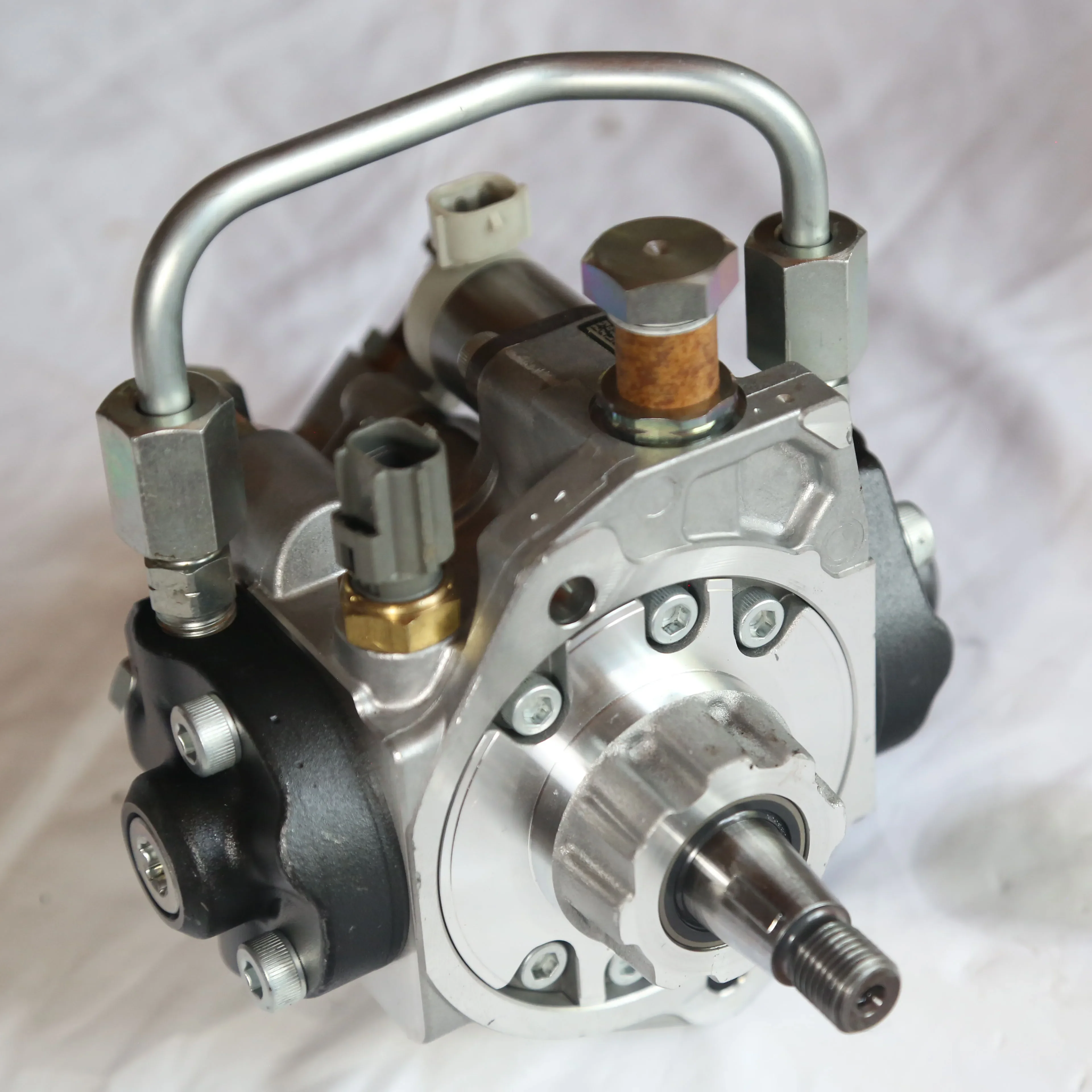 Huida Denso 294000 -0059 294000 -0070 294000 -0230 Топливный насос HP3 для J-Deere 6045
Huida Denso 294000 -0059 294000 -0070 294000 -0230 Топливный насос HP3 для J-Deere 6045