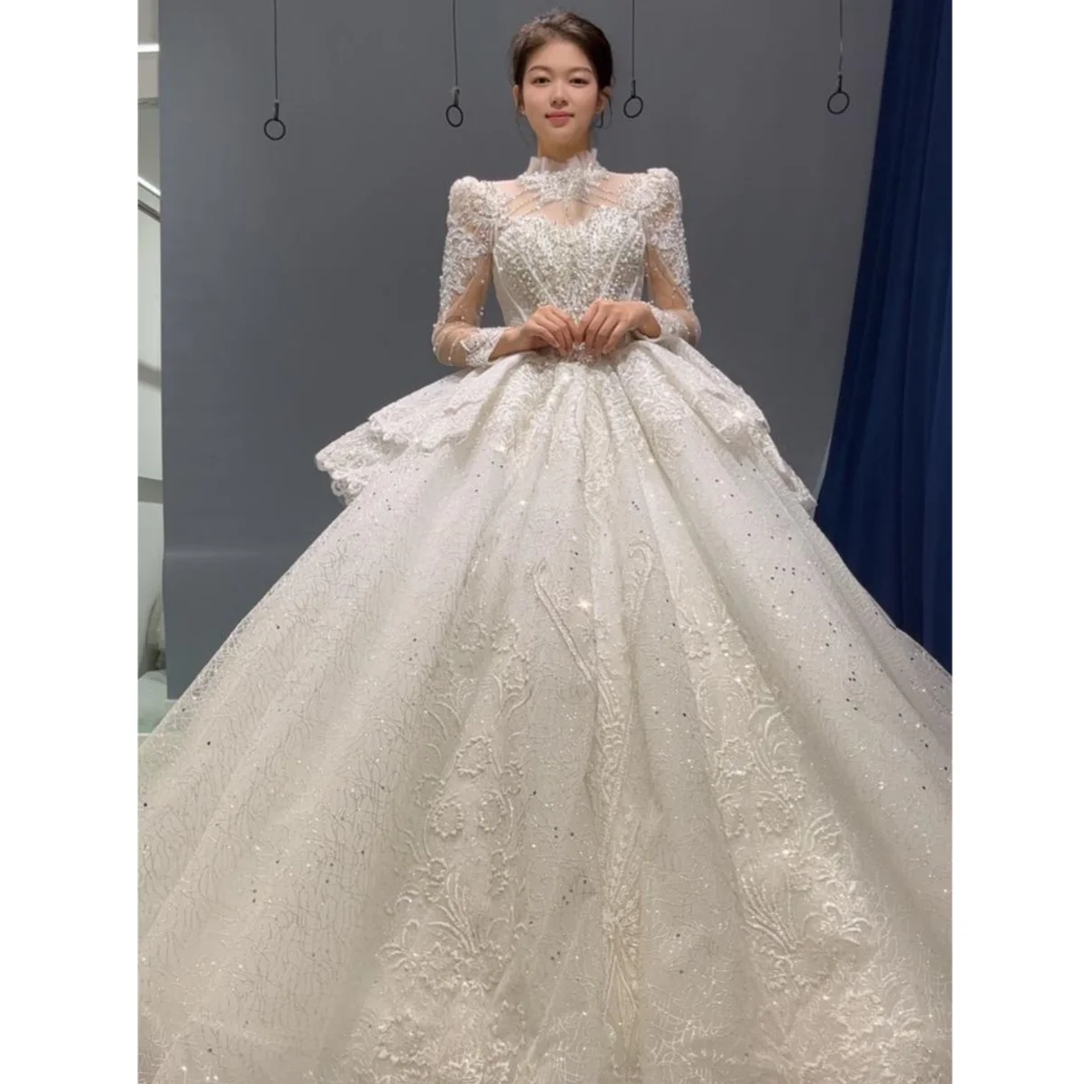 Kisswhite Xlove Collection customized high neck ball gown bridal dress long sleevess princess wedding gown
Kisswhite Xlove Collection customized high neck ball gown bridal dress long sleevess princess wedding gown