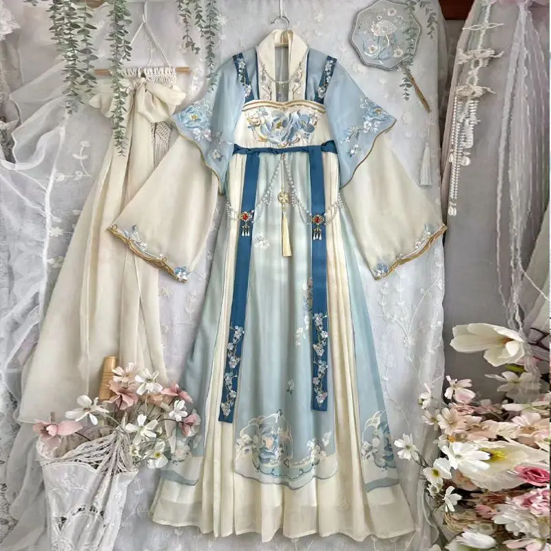 Новое оригинальное женское ханьфу: элегантное, с высоким воротом, с богатой вышивкой, повседневное китайское платье, современный стиль
Новое оригинальное женское ханьфу: элегантное, с высоким воротом, с богатой вышивкой, повседневное китайское платье, современный стиль