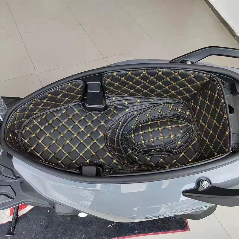 Для SYM Joymax F300 ящик для хранения мотоцикла, ведро для сиденья, подушка, противоударная, ненормальный шум, предотвращает появление царапин 
Для SYM Joymax F300 ящик для хранения мотоцикла, ведро для сиденья, подушка, противоударная, ненормальный шум, предотвращает появление царапин