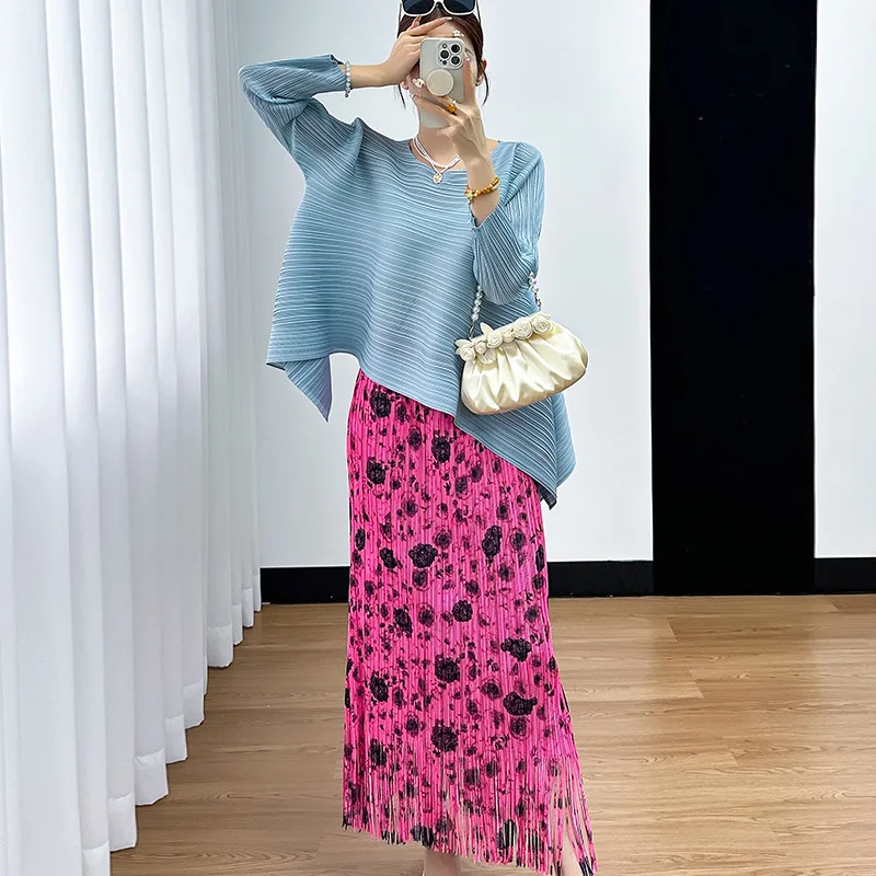 Loose Fashion Casual Versatile Top Pleated Print Tassel Half-body Skirt Two-piece Set Miyake 2025 Summer New Women's Suit ALSEY
Loose Fashion Casual Versatile Top Pleated Print Tassel Half-body Skirt Two-piece Set Miyake 2025 Summer New Women's Suit ALSEY