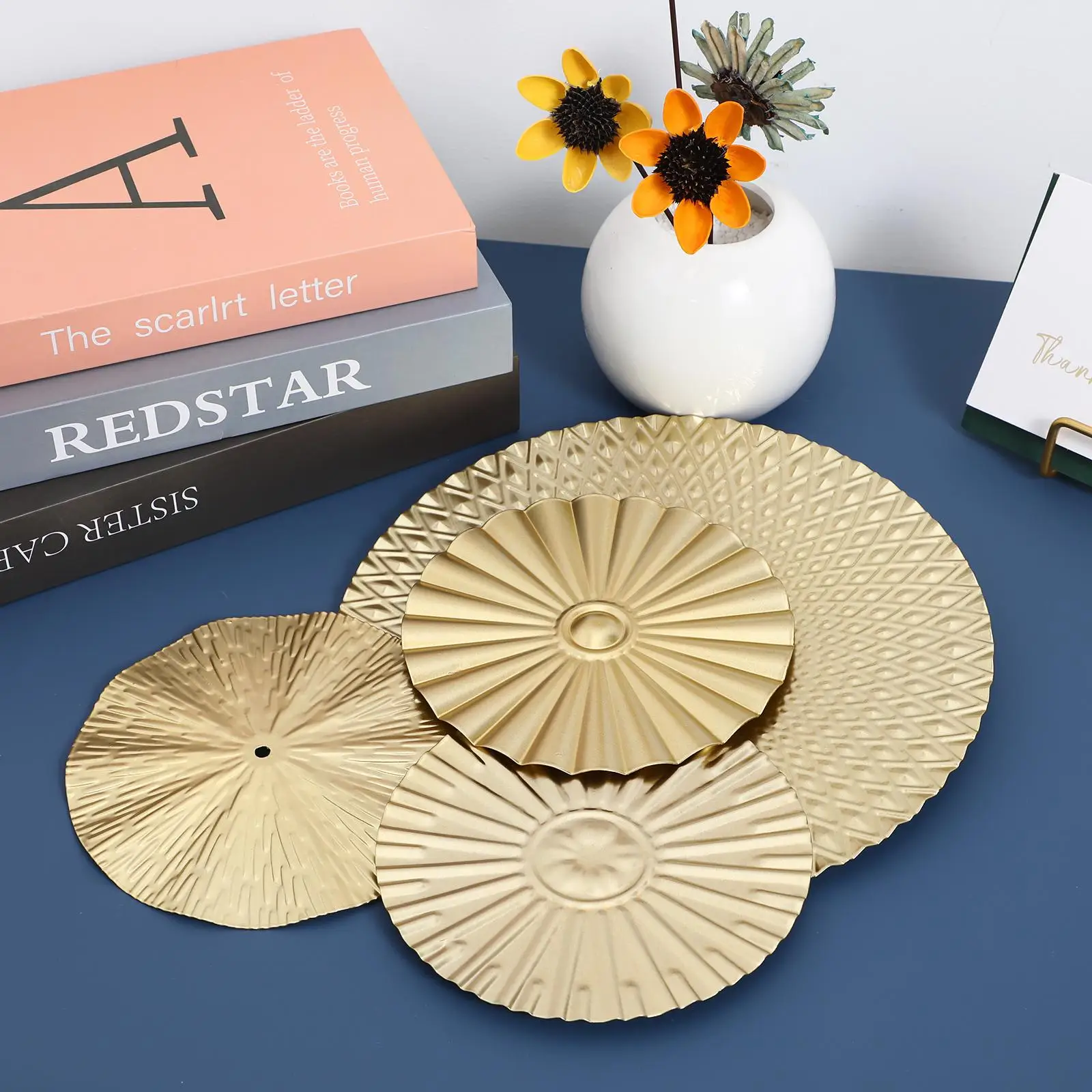 4 Pcs Sunglasses Wall Decoration Decorative Round Discs Hanging Home Modern Decorate Geometric
4 Pcs Sunglasses Wall Decoration Decorative Round Discs Hanging Home Modern Decorate Geometric