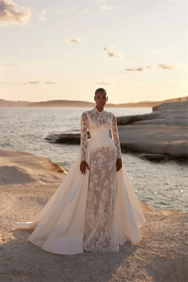 White Lace A Line Women Wedding Dress Overskirt Sexy High Neck Full Sleeves Lace Up Back Bridal Gown Customized Robe Sweep Train
White Lace A Line Women Wedding Dress Overskirt Sexy High Neck Full Sleeves Lace Up Back Bridal Gown Customized Robe Sweep Train