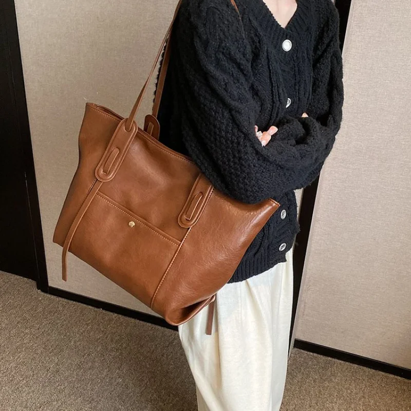 Premium Minimalist Designer Paris Handbag For Elegant Women With Trendy Logo And Versatile Everyday Use
Premium Minimalist Designer Paris Handbag For Elegant Women With Trendy Logo And Versatile Everyday Use