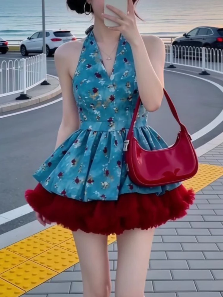 Korean Style Design Sense Sexy Set Halter V-neck Blue Floral Top + Flared Red Short Skirt Suit Beach Womens Matching Sets 2026
Korean Style Design Sense Sexy Set Halter V-neck Blue Floral Top + Flared Red Short Skirt Suit Beach Womens Matching Sets 2026