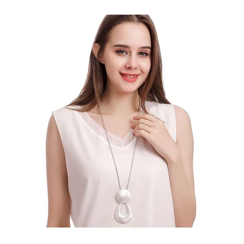 Popular Necklace Geometric Frosted Effect Alloy Snake Bone Chain Long Women's Sweater Chain
Popular Necklace Geometric Frosted Effect Alloy Snake Bone Chain Long Women's Sweater Chain