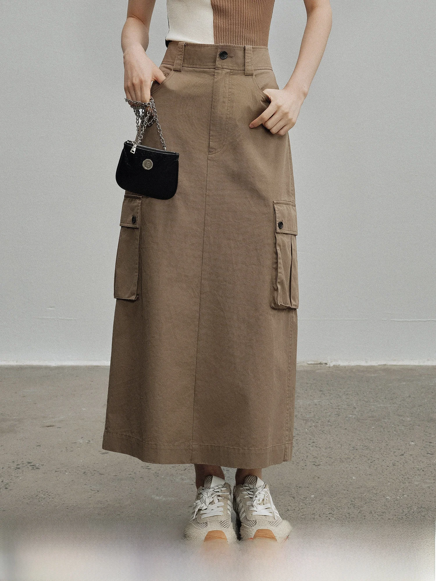 Spring New Fashion High Waist A-Line Skirt Women's Skirt with Pocket Workwear Style Side Slit Polyester Fiber Skirt
Spring New Fashion High Waist A-Line Skirt Women's Skirt with Pocket Workwear Style Side Slit Polyester Fiber Skirt