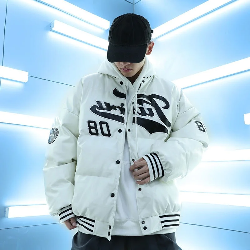Зимняя утепленная бейсбольная куртка для женщин в корейском стиле, модная, в стиле хип-хоп, студенческая, хлопковая, объемная куртка-пуховик, верхняя одежда в китайском стиле
Зимняя утепленная бейсбольная куртка для женщин в корейском стиле, модная, в стиле хип-хоп, студенческая, хлопковая, объемная куртка-пуховик, верхняя одежда в китайском стиле