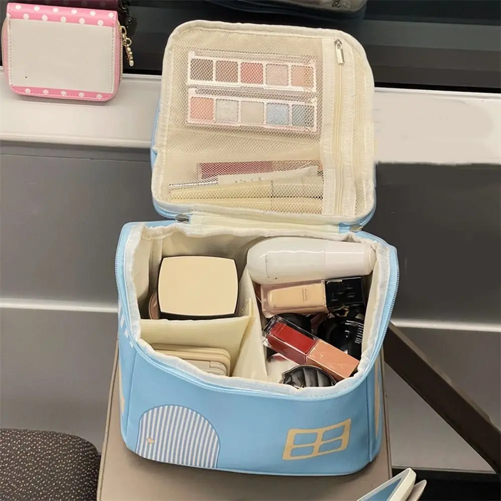 Сумка для макияжа Pu Handheld, сумка-клатч, большая вместительная косметичка в форме домика, многофункциональная сумка для хранения, сумка для хранения косметики по уходу за кожей
Сумка для макияжа Pu Handheld, сумка-клатч, большая вместительная косметичка в форме домика, многофункциональная сумка для хранения, сумка для хранения косметики по уходу за кожей