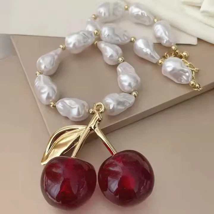 3 шт. 2024 горячая Распродажа, модный стиль INS, большой кулон с вишней, имитация жемчуга в стиле барокко, ожерелья
3 шт. 2024 горячая Распродажа, модный стиль INS, большой кулон с вишней, имитация жемчуга в стиле барокко, ожерелья
